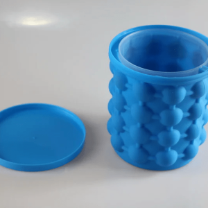 Revolutionary Ice Cube Maker