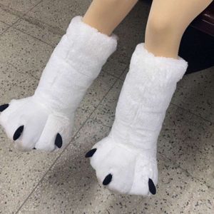 Oversized Bear Claw Winter Slippers