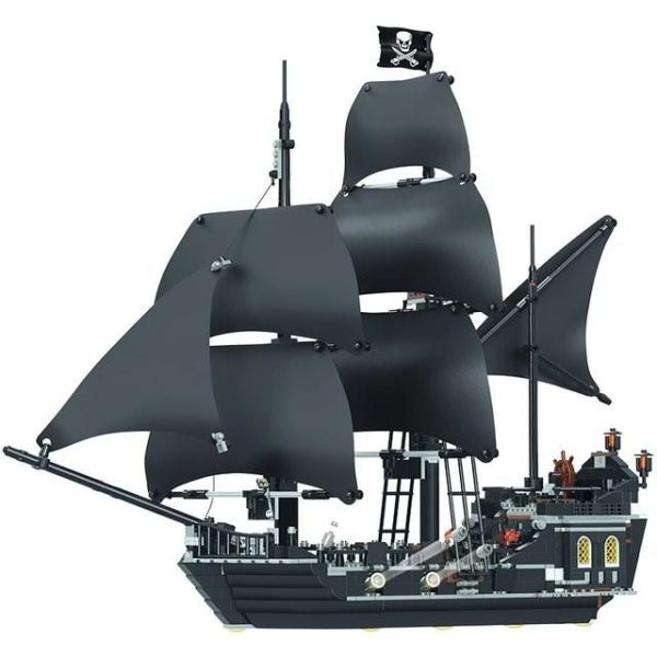 875 Pcs Pirates Of The Caribbean Building Blocks - The Black Pearl ( 6 Figures)