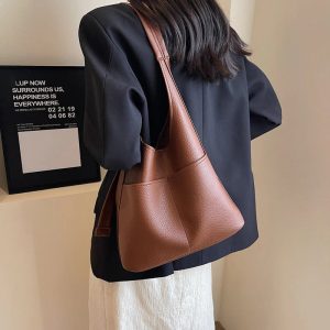 Sturdy Buckle Closure Bag