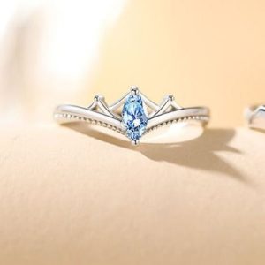 Fashion Blue Diamond Crown Ring