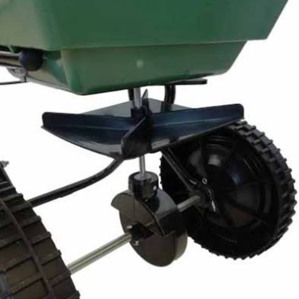 Self Lubricating Pull Behind Compost Manure Fertilizer Spreader 75 Lbs