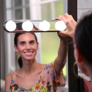 Four Bulb Makeup Mirror Headlights Strong Suction