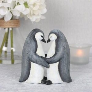 Animal Love Couple Hug Statue Decoration Resin Ornament