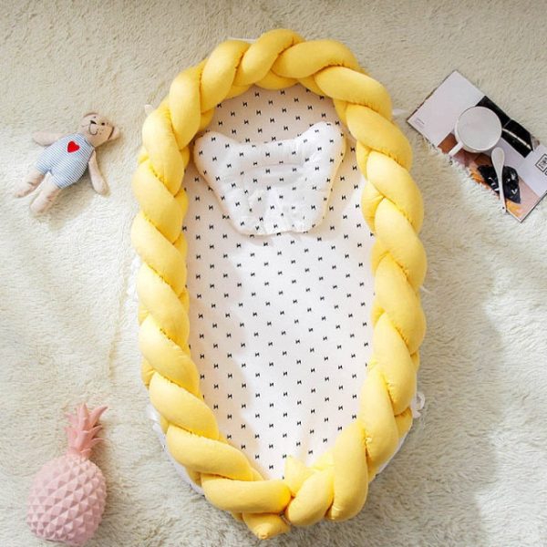 Portable Baby Knit Crib With Pillow