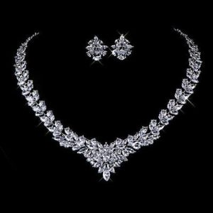 Zircon Flower Stud Necklace Set