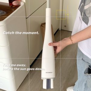 Self-Squeezing Space-Saving Mop