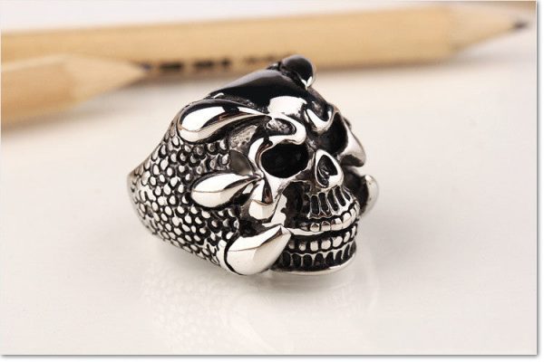 Luminous Skull Spike Ring