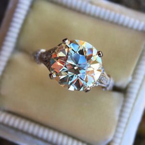 Style Round Super Sparkle Diamond Ring