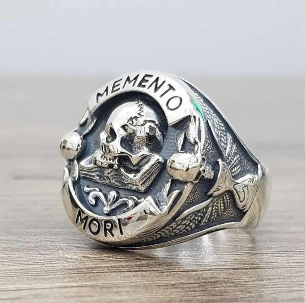 Memorial Mori Skull Sterling Silver Ring