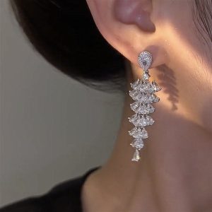 Micro Inlaid Zircon Retro Pagoda Modelling Earrings